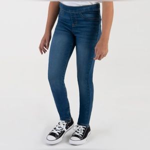 LEE Girls Pull- On- Jeggings. Stretch/Elastic Waist.